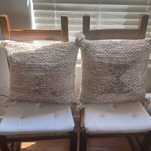 Cute pillows that have zip off covers